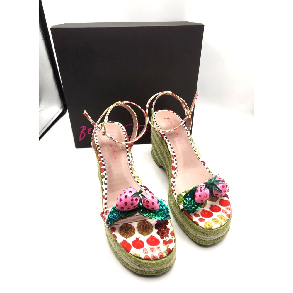 Betsey Johnson Bobbie Platform Wedge Sandals Fruit Decorations So Cute! Sz 9